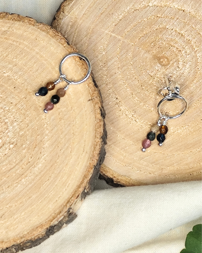 Pendientes aro mini con turmalinas/ cuarzo rosa. Joya artesanal en plata