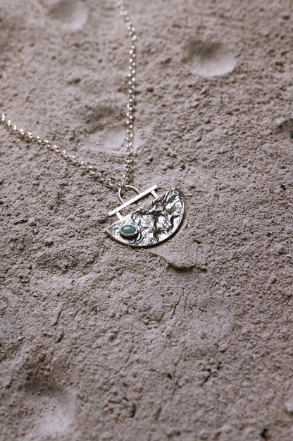 Colgante Umbra. Joya artesanal en plata