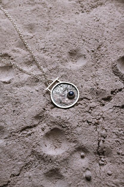 Colgante Zénit. Joya artesanal en plata