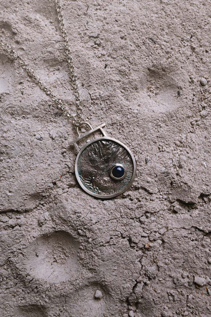 Colgante Zénit. Joya artesanal en plata