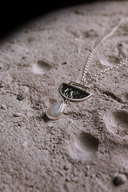 Colgante Esencia. Joya artesanal en plata