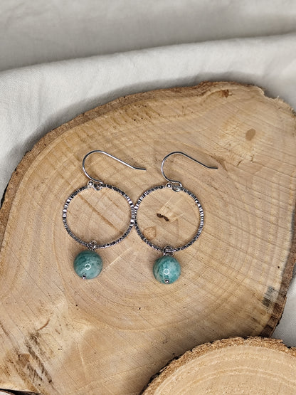 Pendientes aro y piedra. Joya artesanal en plata