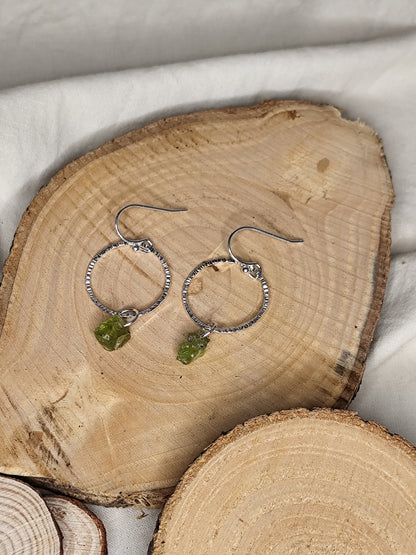 Pendientes aro y piedra. Joya artesanal en plata