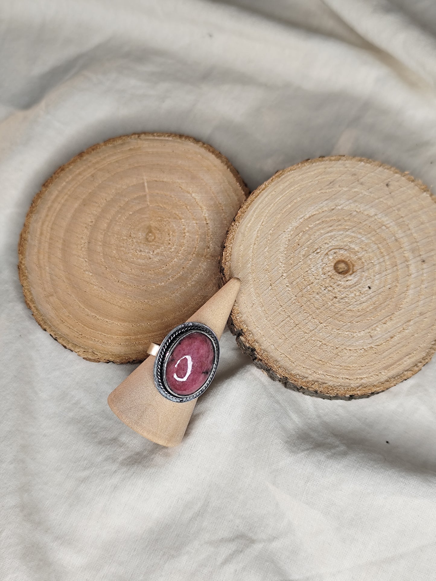 Anillo rodonita. Joya artesanal en plata