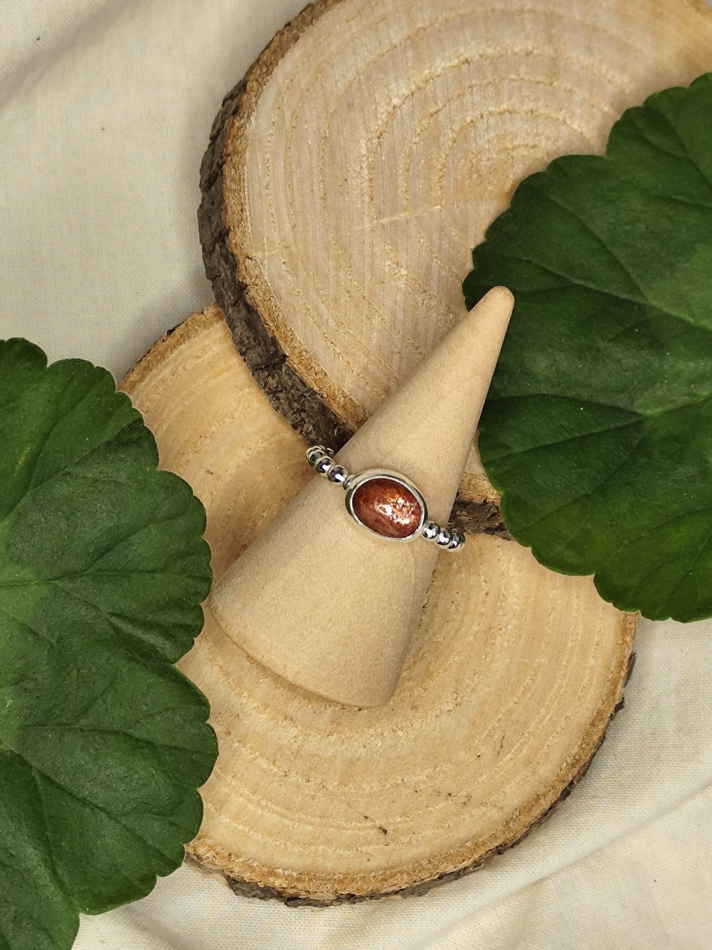 Anillo Punto con piedra grande. Joya artesanal en plata