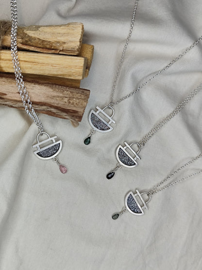 Colgante Estela Mini. Joya artesanal en plata