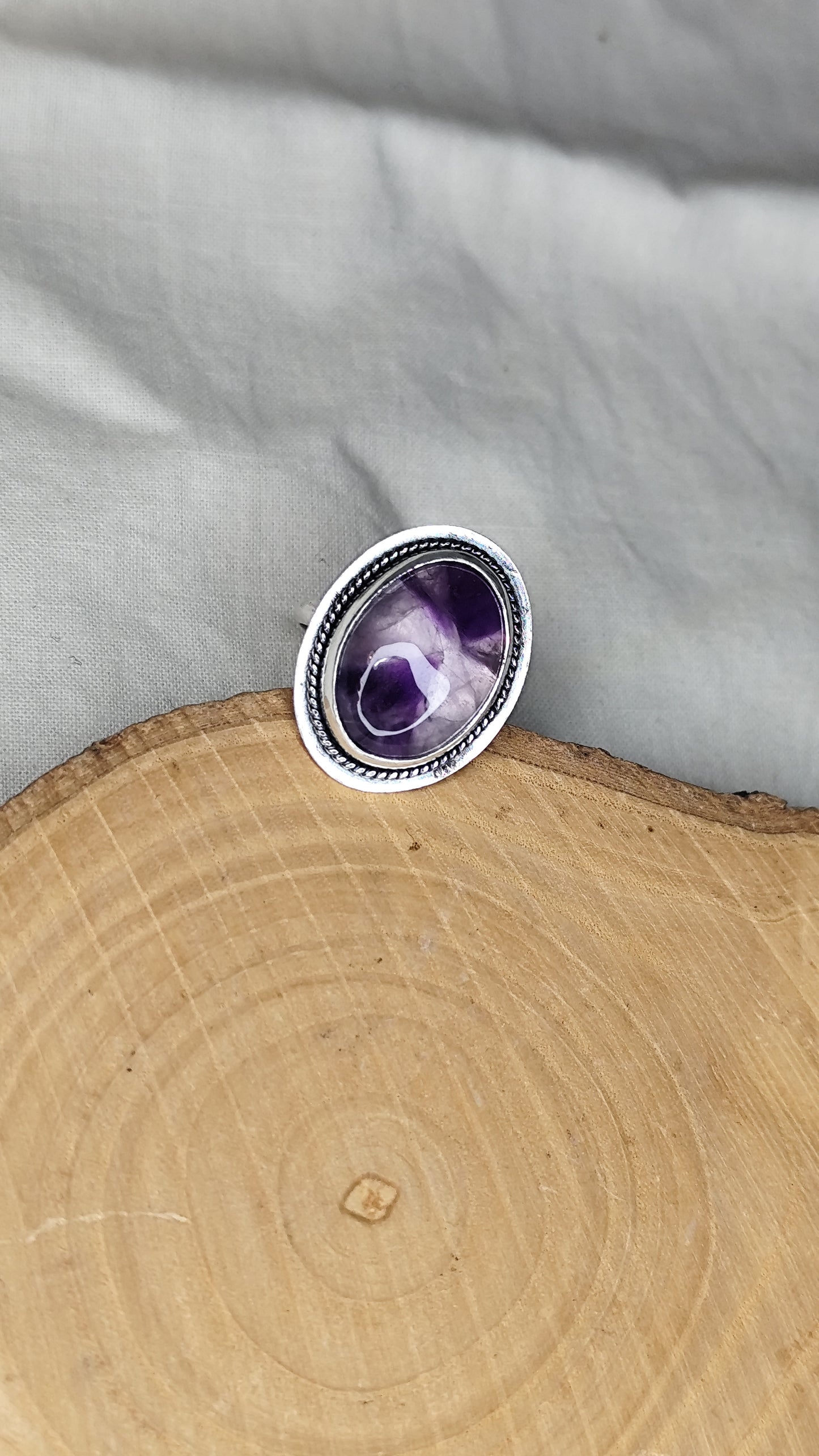 Anillo con amatista. Joya en plata