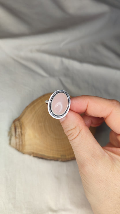 Anillo cuarzo rosa. Joya artesanal en plata