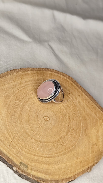 Anillo cuarzo rosa. Joya artesanal en plata